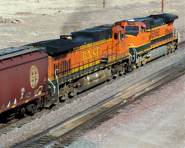 BNSF 5151 & 1088 pushing.JPG