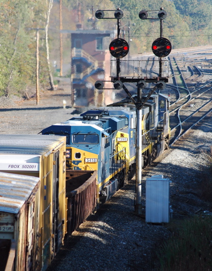 CSX614 leading CSX7390 and CSX5418 into Cumberland.JPG