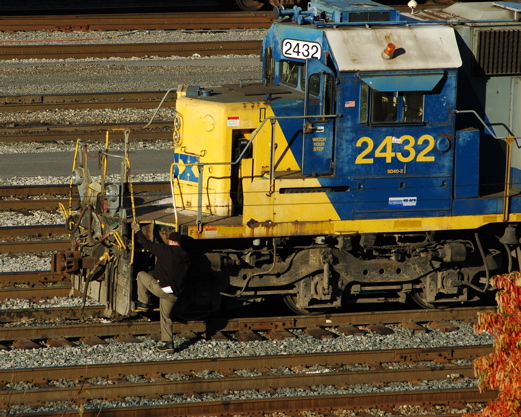 CSX SD40-2 #2432.JPG