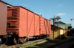 Outside braced boxcar.JPG