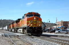 Eastbound manifest lead by BNSF 4640