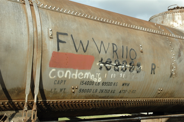 FWWR 110 15K Tank Car.JPG