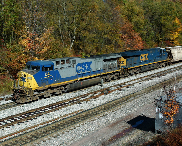 CSX 54 Leading westbound.JPG