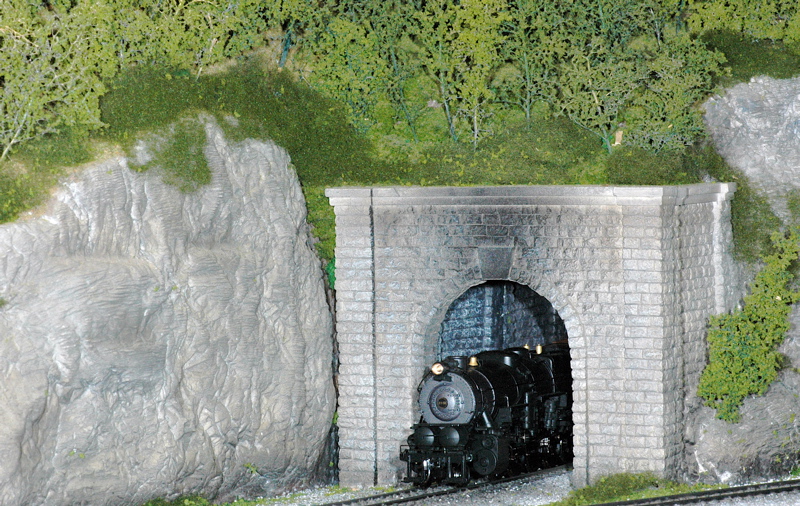 Out of the Mountain on FCSME Layout.JPG