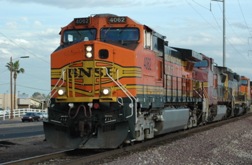 BNSF Dash 9 44CW.JPG