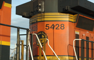 BNSF Dash 9 44CW # 5428.JPG